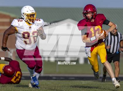 Thumbnail 3 in Lumberton vs Douglas Byrd (Jamboree) photogallery.