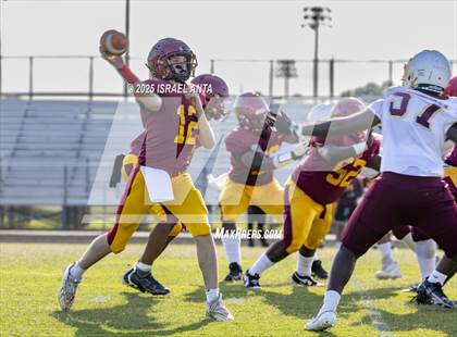Thumbnail 2 in Lumberton vs Douglas Byrd (Jamboree) photogallery.
