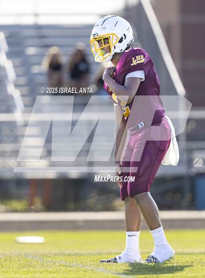 Thumbnail 3 in Lumberton vs Douglas Byrd (Jamboree) photogallery.