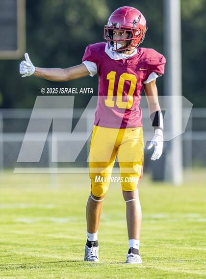 Thumbnail 3 in Lumberton vs Douglas Byrd (Jamboree) photogallery.