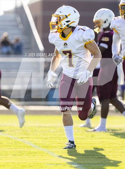 Thumbnail 2 in Lumberton vs Douglas Byrd (Jamboree) photogallery.