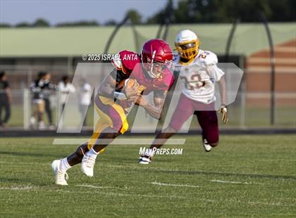 Thumbnail 3 in Lumberton vs Douglas Byrd (Jamboree) photogallery.