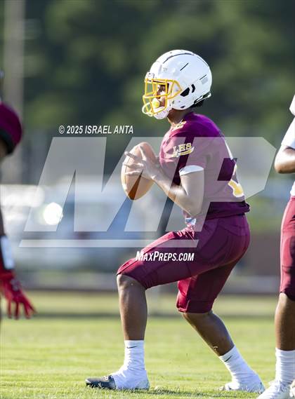 Thumbnail 1 in Lumberton vs Douglas Byrd (Jamboree) photogallery.