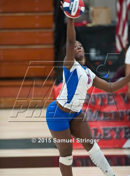 Thumbnail 2 in Monte Vista vs. San Leandro (CIF NCS D1 Quarterfinal) photogallery.
