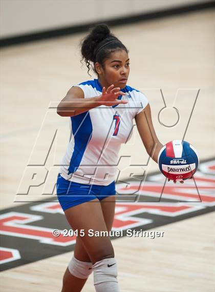 Thumbnail 3 in Monte Vista vs. San Leandro (CIF NCS D1 Quarterfinal) photogallery.