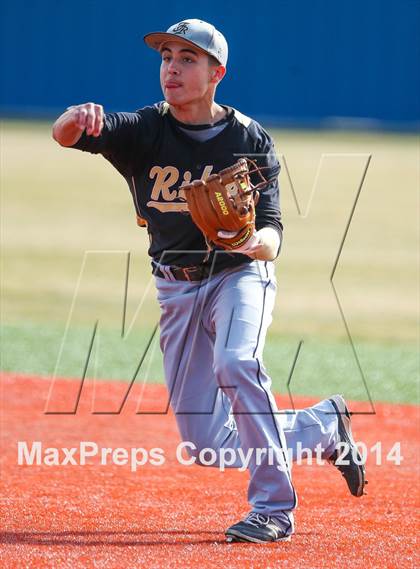 Thumbnail 2 in Fossil Ridge vs Centennial (Arlington Heights Classic) photogallery.