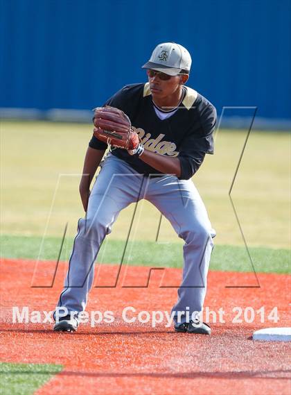 Thumbnail 3 in Fossil Ridge vs Centennial (Arlington Heights Classic) photogallery.