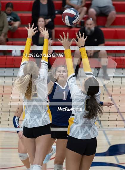 Thumbnail 2 in JV: Bishop O'Dowd @ Rancho Cotate (NorCal Invitational) photogallery.