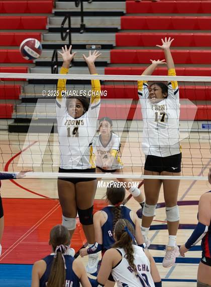 Thumbnail 1 in JV: Bishop O'Dowd @ Rancho Cotate (NorCal Invitational) photogallery.