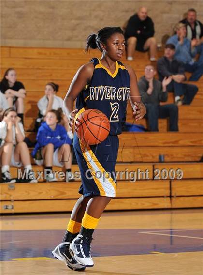 Thumbnail 2 in River City vs. Lincoln (Lincoln Invitational) photogallery.