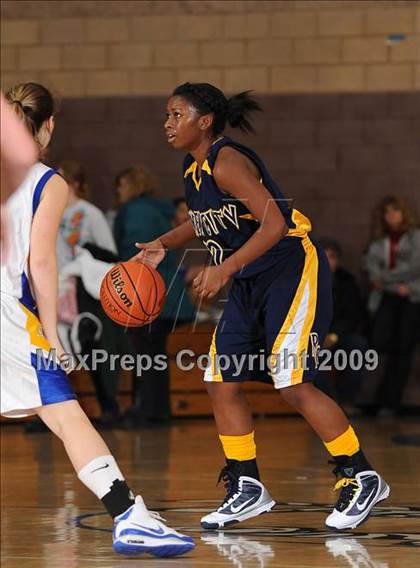 Thumbnail 3 in River City vs. Lincoln (Lincoln Invitational) photogallery.