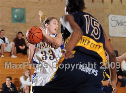 Thumbnail 2 in River City vs. Lincoln (Lincoln Invitational) photogallery.