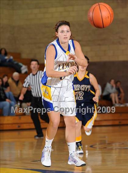 Thumbnail 3 in River City vs. Lincoln (Lincoln Invitational) photogallery.