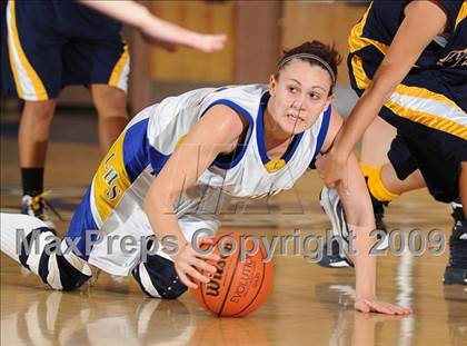Thumbnail 2 in River City vs. Lincoln (Lincoln Invitational) photogallery.