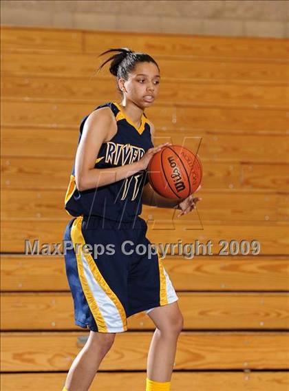 Thumbnail 3 in River City vs. Lincoln (Lincoln Invitational) photogallery.