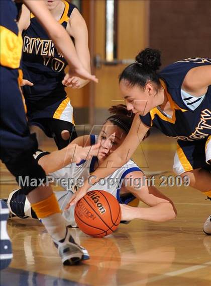 Thumbnail 3 in River City vs. Lincoln (Lincoln Invitational) photogallery.