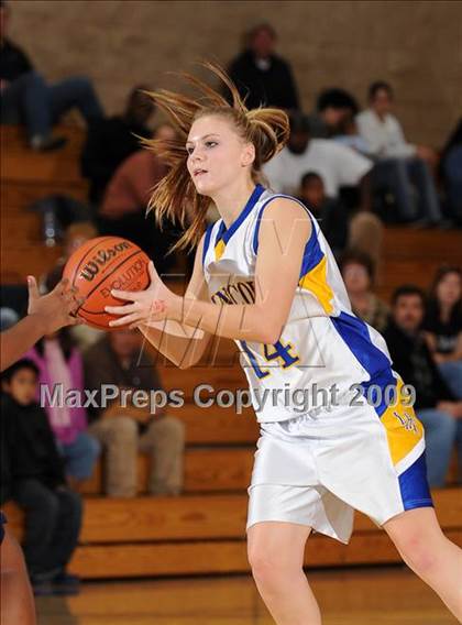 Thumbnail 3 in River City vs. Lincoln (Lincoln Invitational) photogallery.