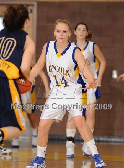 Thumbnail 1 in River City vs. Lincoln (Lincoln Invitational) photogallery.
