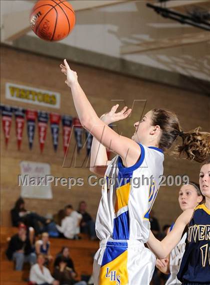 Thumbnail 2 in River City vs. Lincoln (Lincoln Invitational) photogallery.
