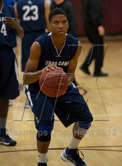 Thumbnail 3 in Sierra Canyon vs. San Marcos photogallery.