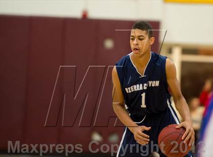 Thumbnail 2 in Sierra Canyon vs. San Marcos photogallery.