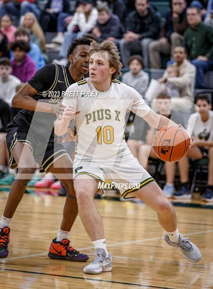 Thumbnail 2 in Lincoln Southeast vs. Pius X photogallery.