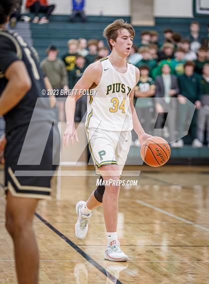 Thumbnail 1 in Lincoln Southeast vs. Pius X photogallery.