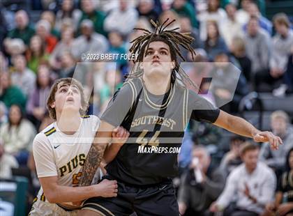 Thumbnail 2 in Lincoln Southeast vs. Pius X photogallery.