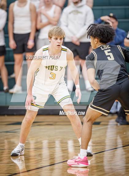 Thumbnail 2 in Lincoln Southeast vs. Pius X photogallery.