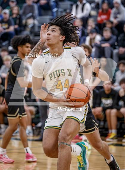 Thumbnail 1 in Lincoln Southeast vs. Pius X photogallery.