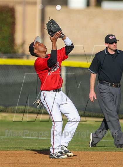 Thumbnail 3 in Lamar vs Trinity (HEB Mid-Cities Classic) photogallery.