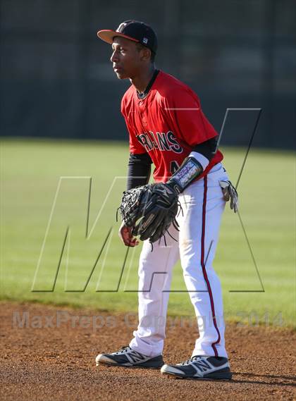 Thumbnail 1 in Lamar vs Trinity (HEB Mid-Cities Classic) photogallery.