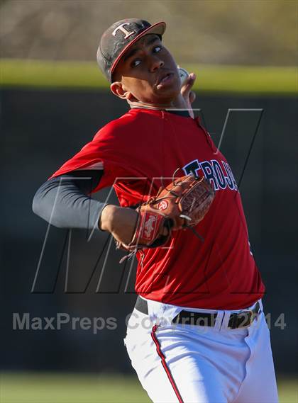 Thumbnail 1 in Lamar vs Trinity (HEB Mid-Cities Classic) photogallery.