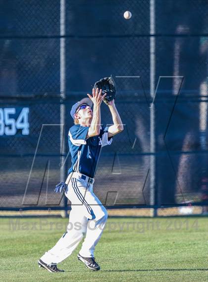 Thumbnail 3 in Lamar vs Trinity (HEB Mid-Cities Classic) photogallery.