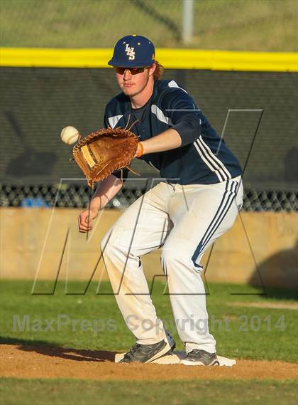 Thumbnail 3 in Lamar vs Trinity (HEB Mid-Cities Classic) photogallery.