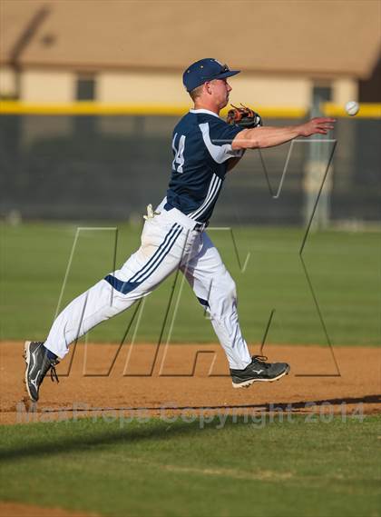 Thumbnail 3 in Lamar vs Trinity (HEB Mid-Cities Classic) photogallery.
