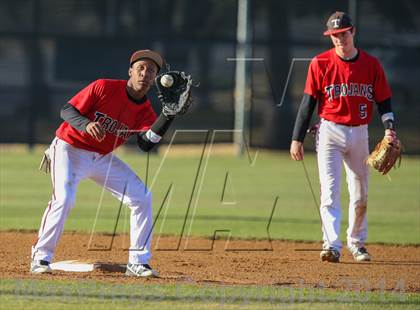 Thumbnail 3 in Lamar vs Trinity (HEB Mid-Cities Classic) photogallery.