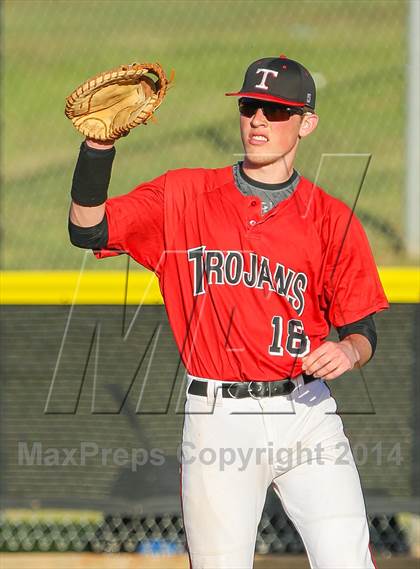 Thumbnail 3 in Lamar vs Trinity (HEB Mid-Cities Classic) photogallery.