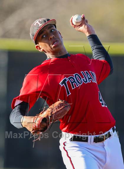 Thumbnail 3 in Lamar vs Trinity (HEB Mid-Cities Classic) photogallery.