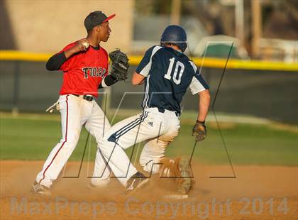 Thumbnail 3 in Lamar vs Trinity (HEB Mid-Cities Classic) photogallery.