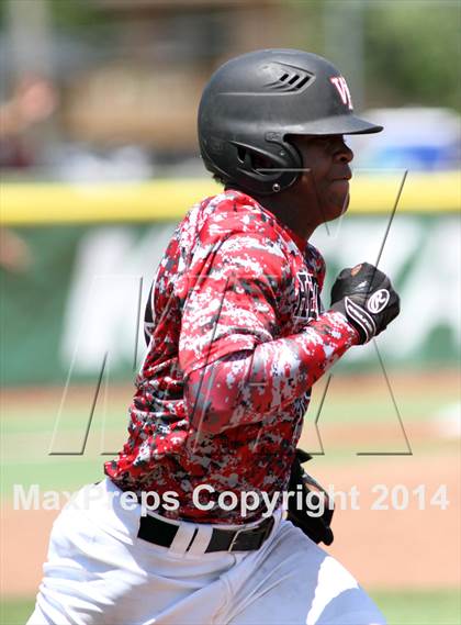 Thumbnail 3 in Seaman vs Heights (KSHSAA 5A Playoff) photogallery.