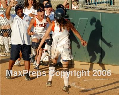 Thumbnail 2 in Chaminade vs. Warren (D4 Section Final) photogallery.