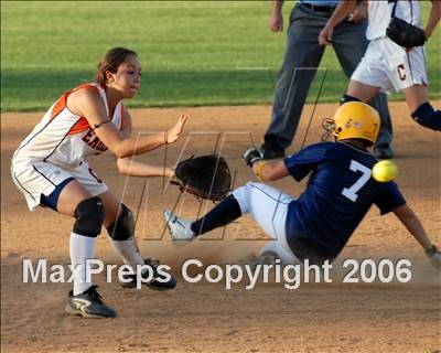 Thumbnail 3 in Chaminade vs. Warren (D4 Section Final) photogallery.