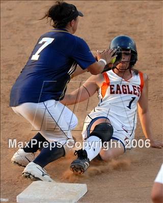 Thumbnail 1 in Chaminade vs. Warren (D4 Section Final) photogallery.