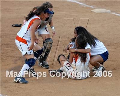 Thumbnail 1 in Chaminade vs. Warren (D4 Section Final) photogallery.
