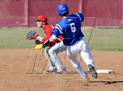 Thumbnail 2 in Ponder vs. Wolfe City (Bells Tournament) photogallery.