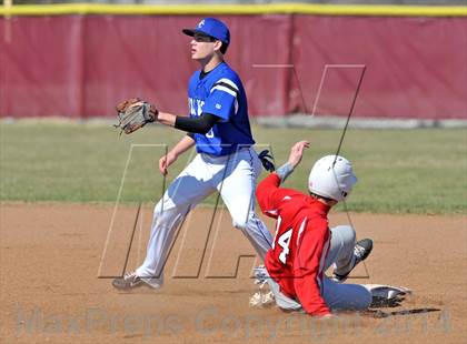 Thumbnail 3 in Ponder vs. Wolfe City (Bells Tournament) photogallery.