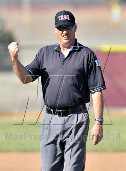 Thumbnail 1 in Ponder vs. Wolfe City (Bells Tournament) photogallery.