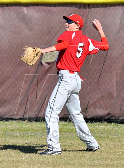 Thumbnail 1 in Ponder vs. Wolfe City (Bells Tournament) photogallery.