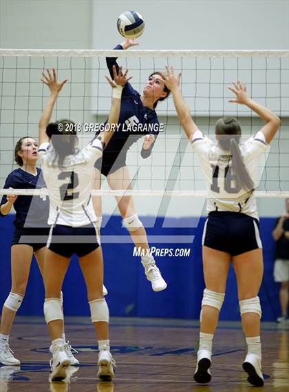 Thumbnail 3 in Coronado vs Flower Mound photogallery.